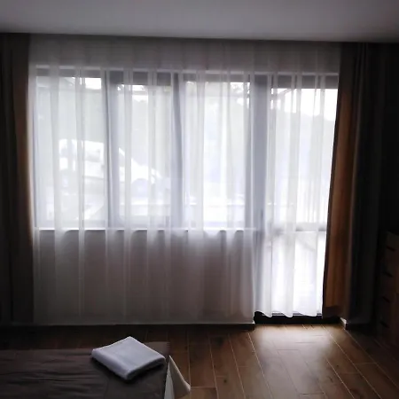 Πανσιόν яна